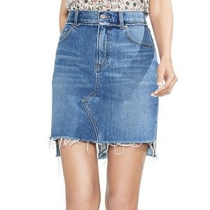 NWT Vince Camuto Classic Frayed Hem Denim Skirt